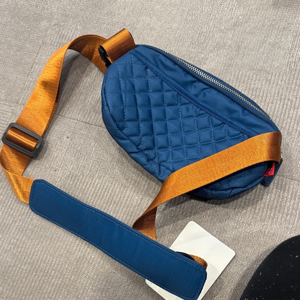 Marvel Avengers Blue Belt Bag with Brown Straps Brand New with Tags - Picture 4 of 6